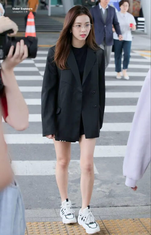 black blazer outfit