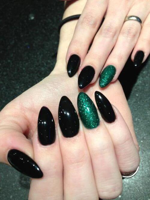 black christmas nail ideas