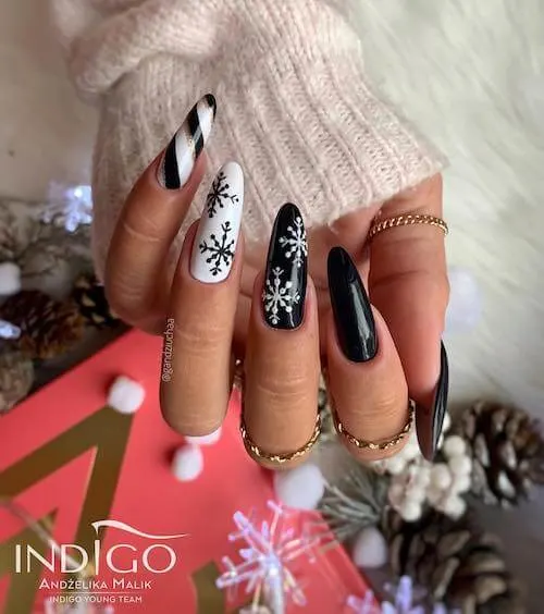 black christmas nail ideas