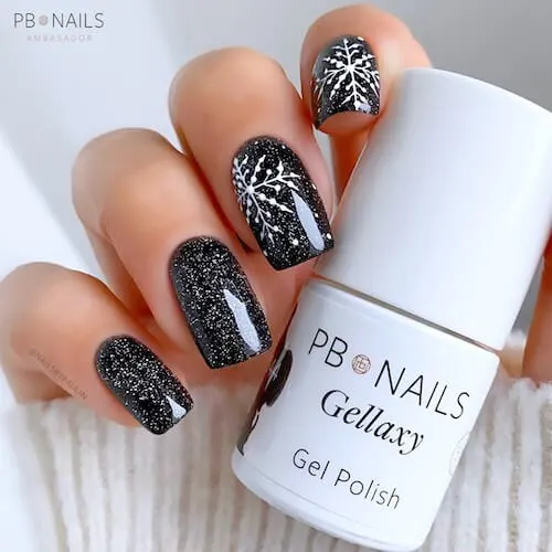 black christmas nail ideas