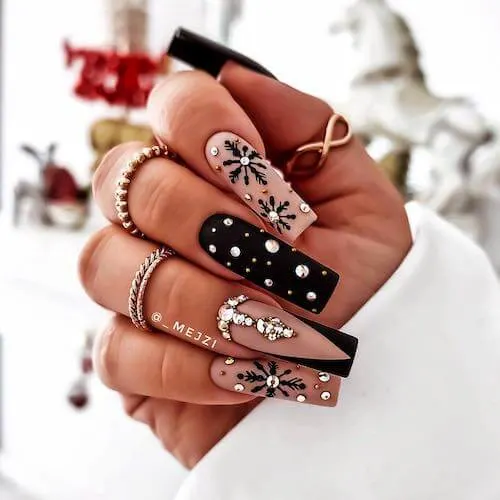 black christmas nail ideas