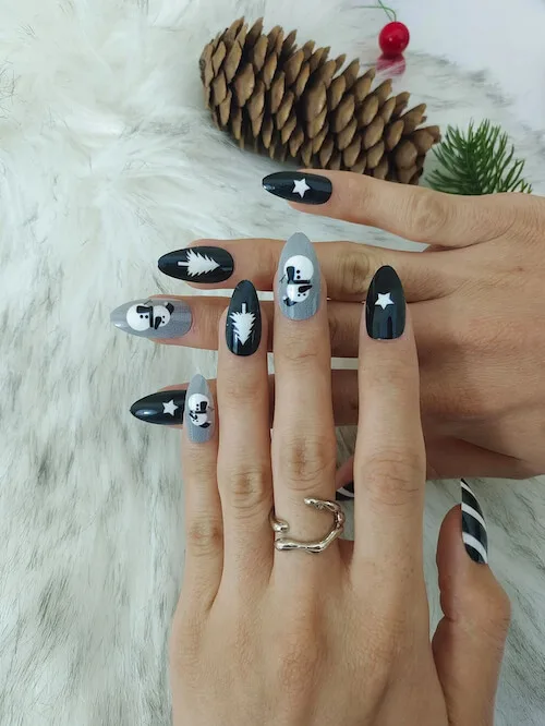 black christmas nail ideas