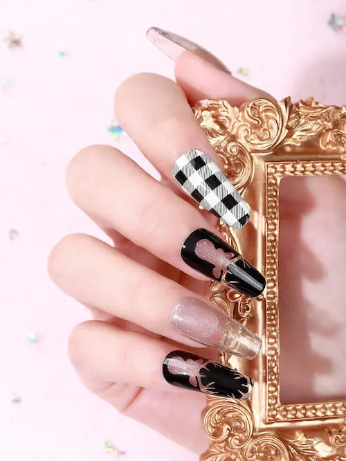 black christmas nail ideas