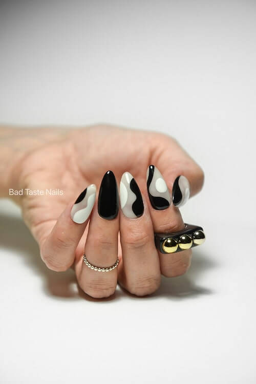 black christmas nail ideas