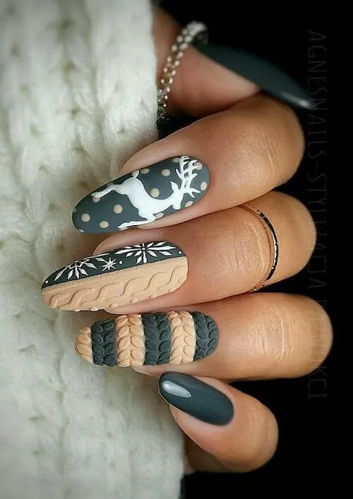 black christmas nail ideas