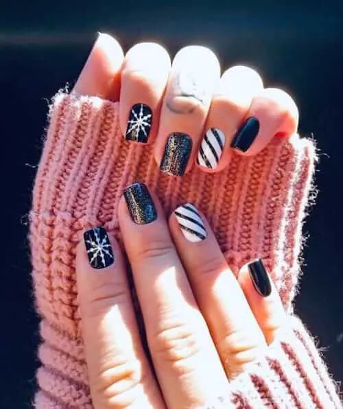 black christmas nail ideas