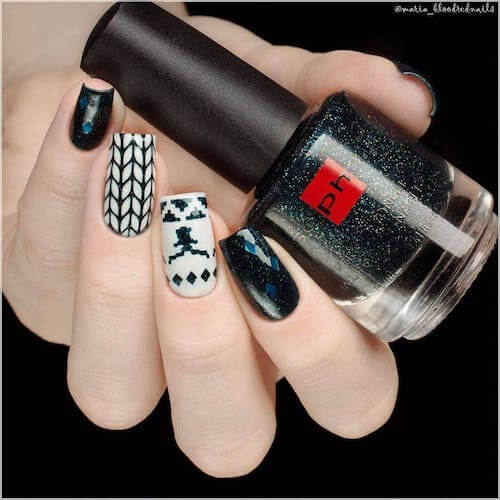 black christmas nail ideas