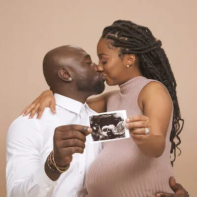 black couple cute maternity photo shoot ideas