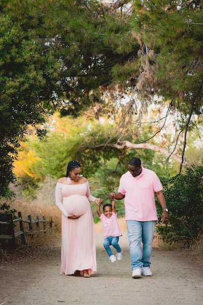 black couple maternity photoshoot ideas family members