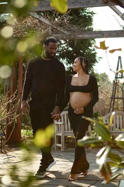 black couple outdoor maternity shoots