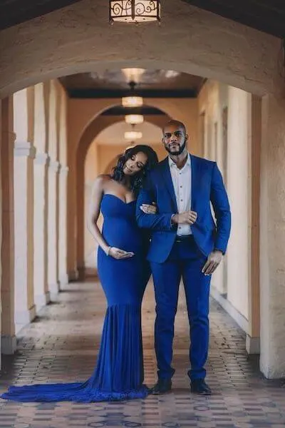 black couple maternity poses