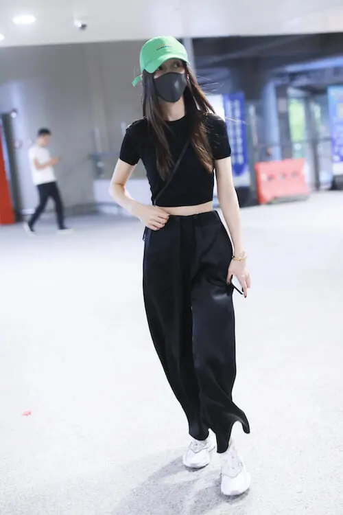 black pants outfit