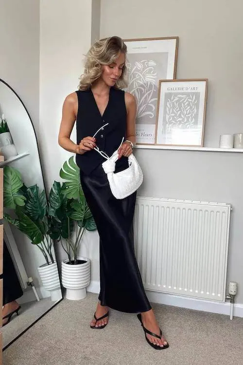 black skirt outfit ideas for women