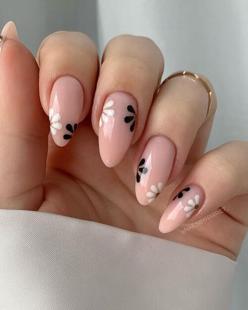 Spring black floral nail ideas