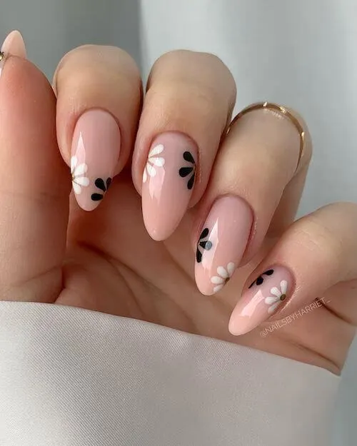 Spring black floral nail ideas