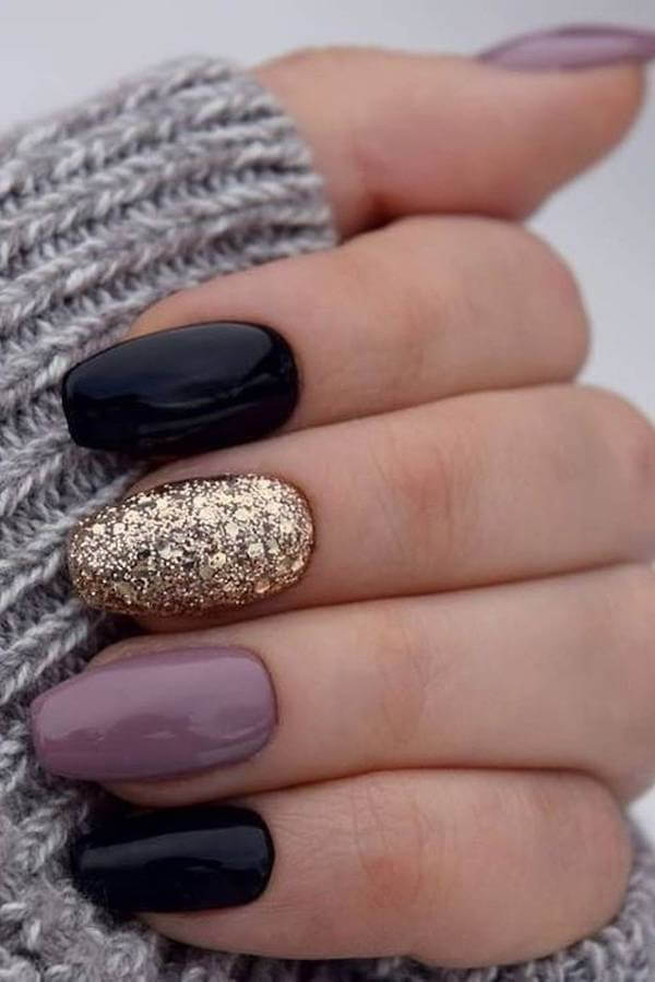 Black and Gold Glitter Accent Nails