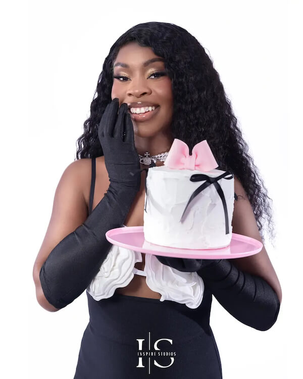 Elegant Cake Glam Birthday Photoshoot