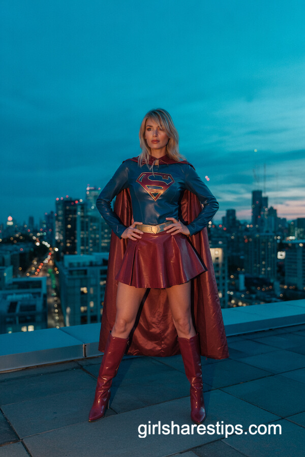 Supergirl Street Style