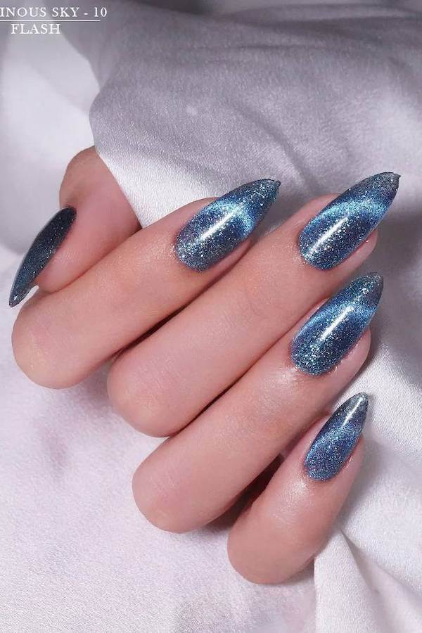 Sparkling Blue Cat Eye Nails