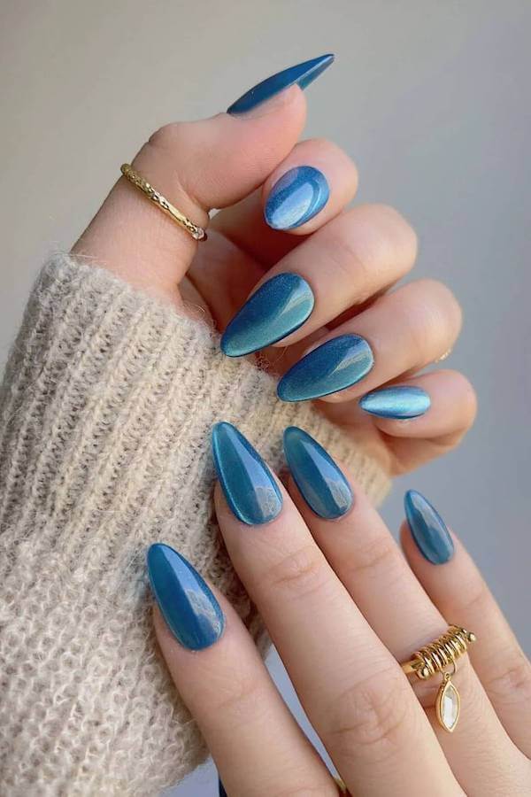 Classic Blue Cat Eye Nails