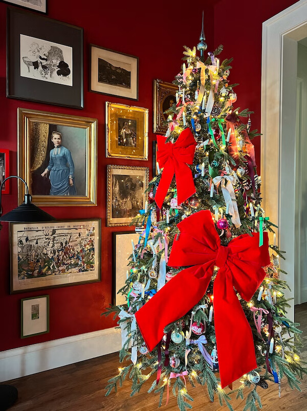 Classic Christmas Tree with Red Bow