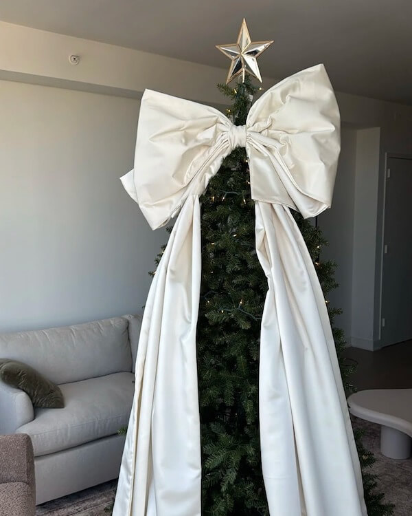 Oversized White Bow Christmas Tree