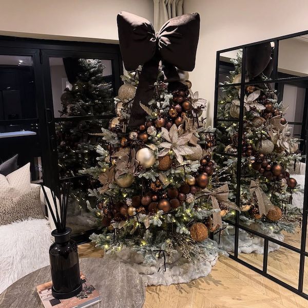 Elegant Brown Bow Christmas Tree