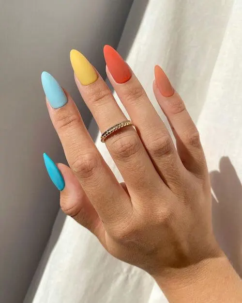 bright summer nails