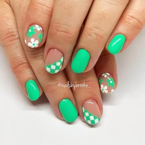 bright summer nails