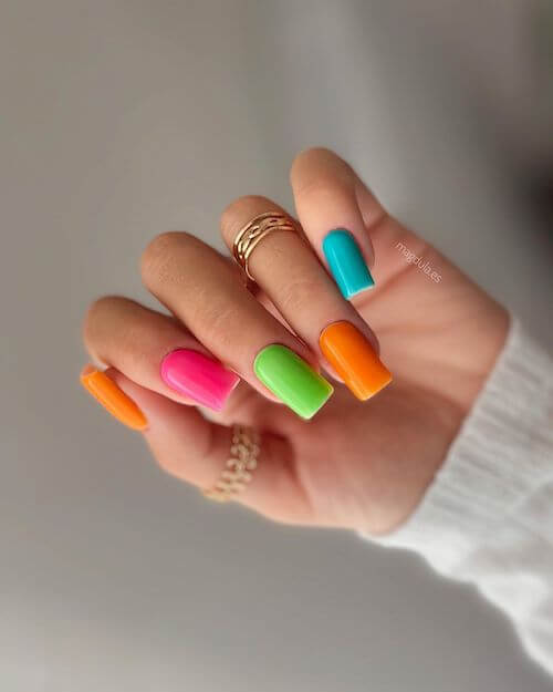 bright summer nails