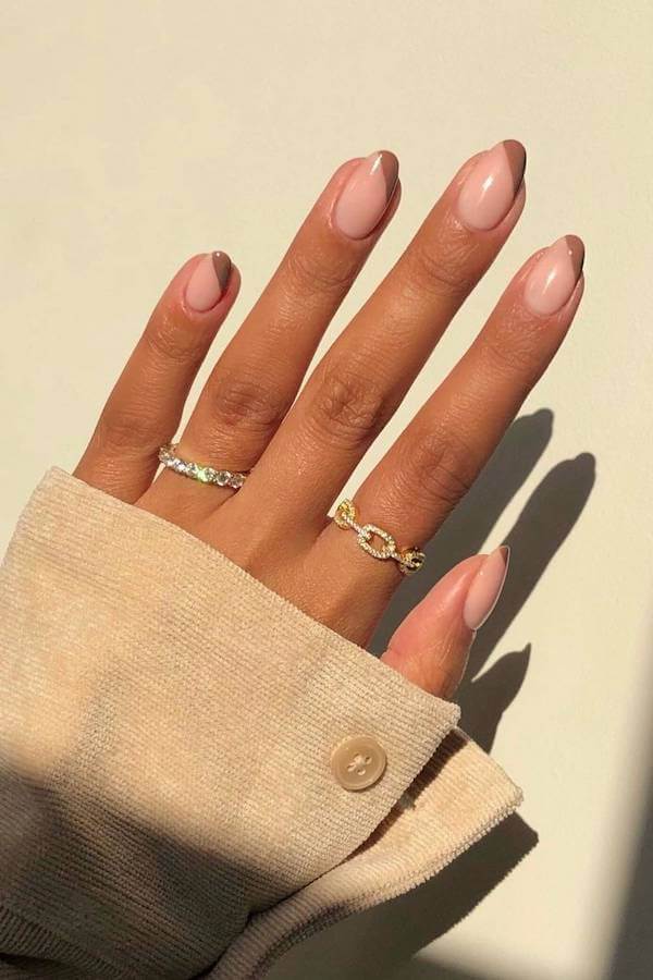 Minimalist Brown Outline French Tips