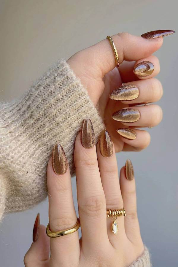 Almond Brown Cat Eye Nails