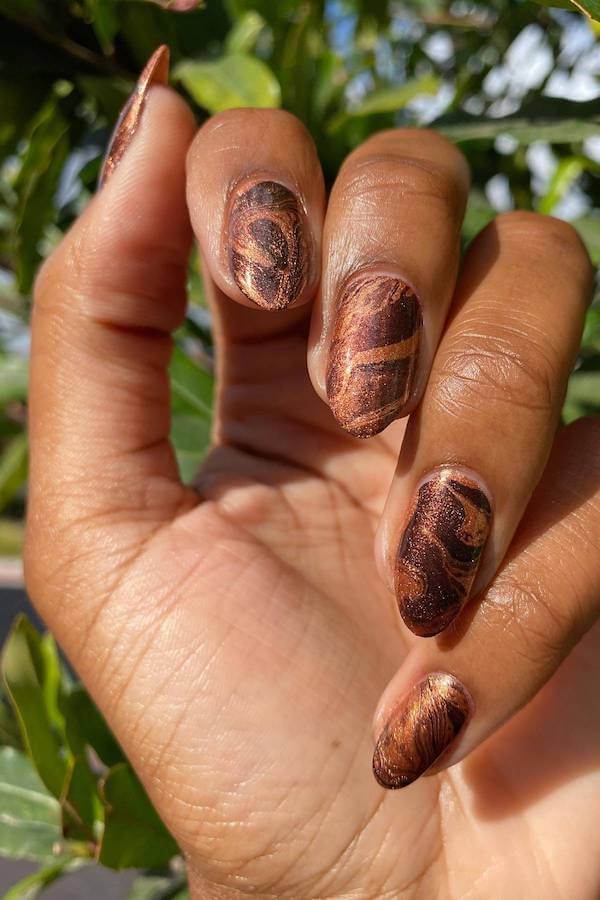 Metallic Marble Brown Nails