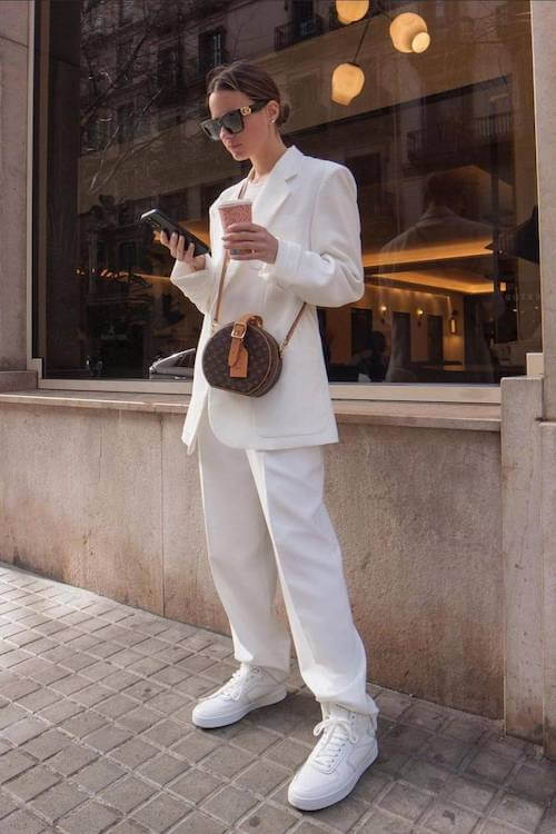 business casual work outfit ideas with sneakers women
