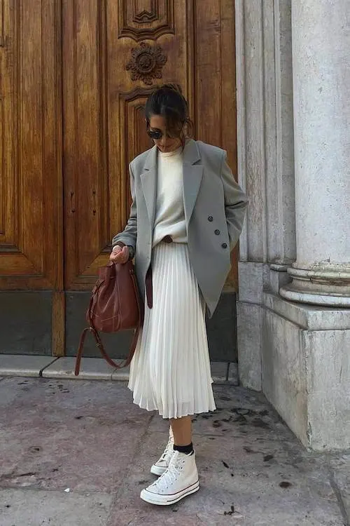 business casual work outfit ideas with sneakers women