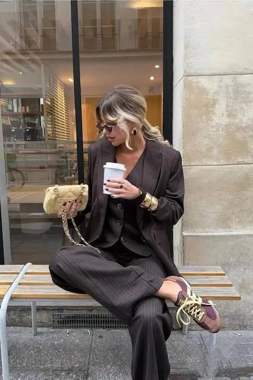 business casual work outfit ideas with sneakers women