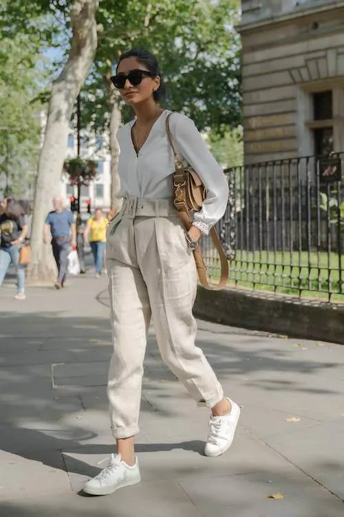 business casual work outfit ideas with sneakers women