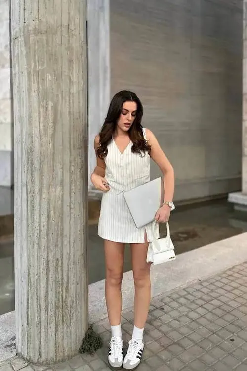 business casual work outfit ideas with sneakers women