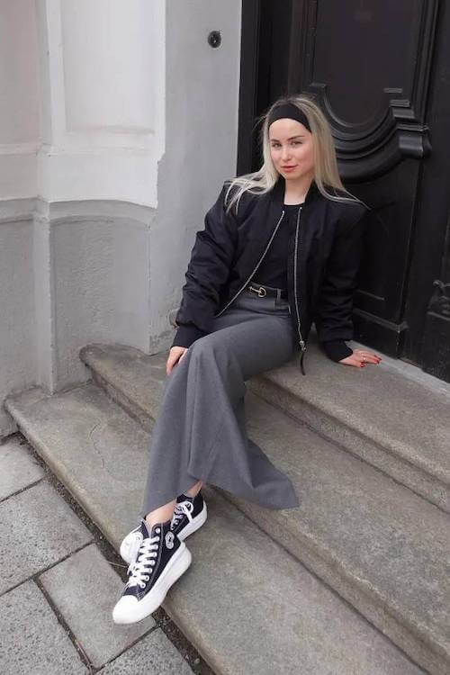 business casual work outfit ideas with sneakers women