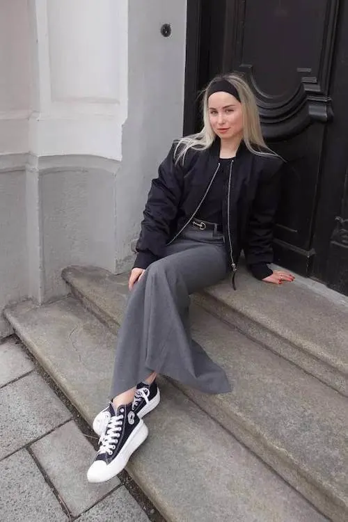 business casual work outfit ideas with sneakers women