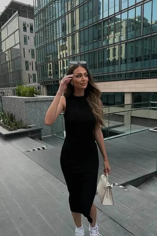 business casual work outfit ideas with sneakers women
