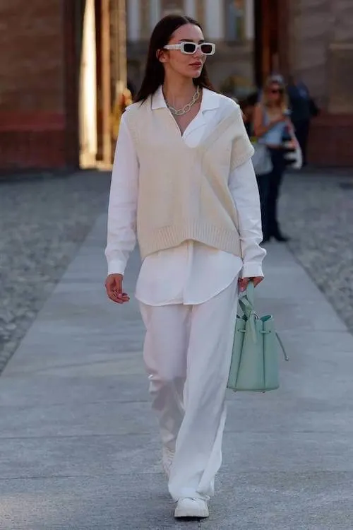 business casual work outfit ideas with sneakers women