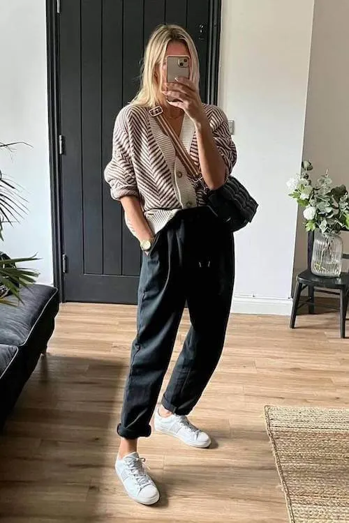 business casual work outfit ideas with sneakers women