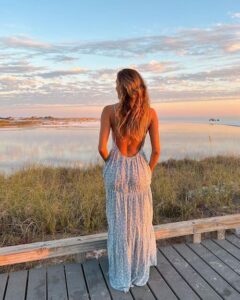 50-chic-beach-outfits-for-summer-2023-for-your-next-stylish-beach