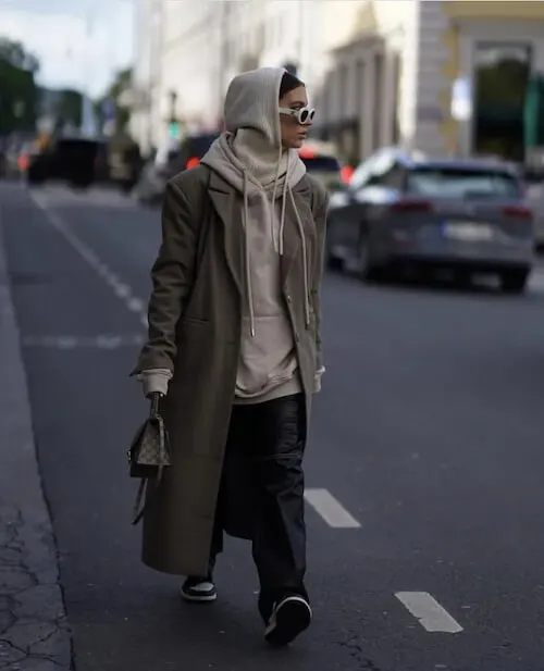 chic neutral outfits
