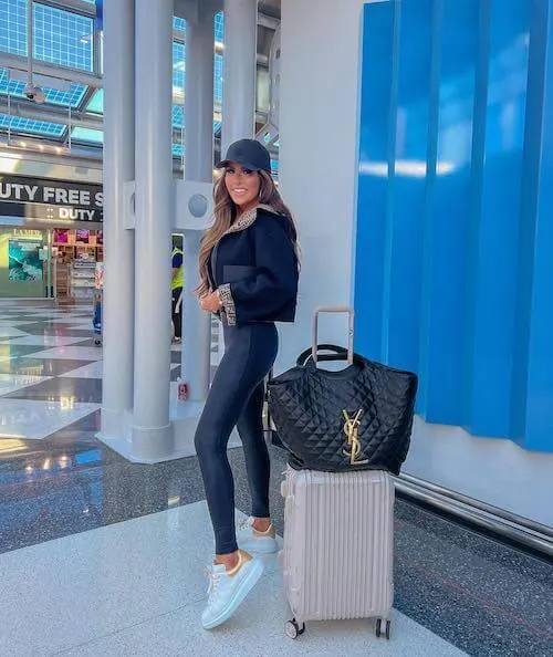 black leggings travel outfits