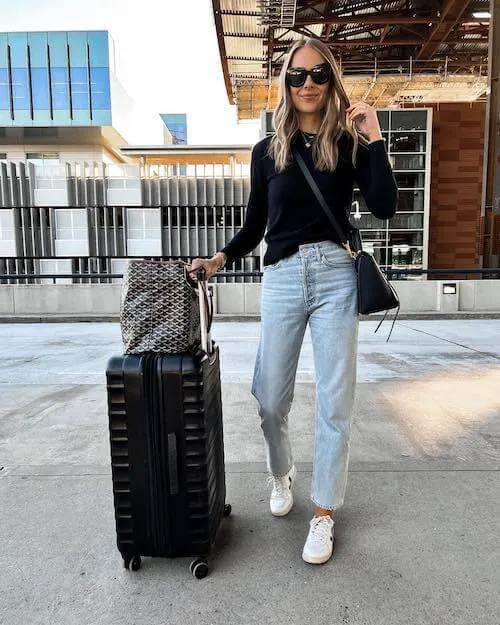 45+ Chic Travel Outfits To Stay Comfy and Stylish [2024]: Best Travel ...