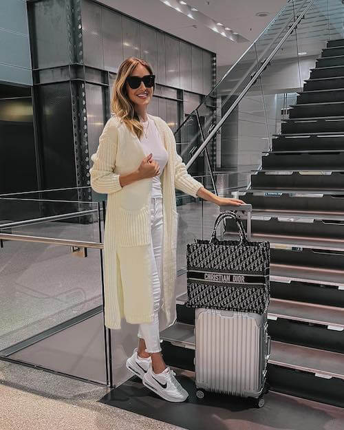 all white travel outfits for women