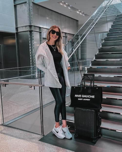minimalist chic travel outfits for women