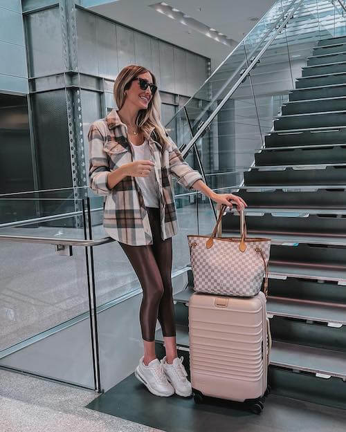 travel outfits for women in the fall